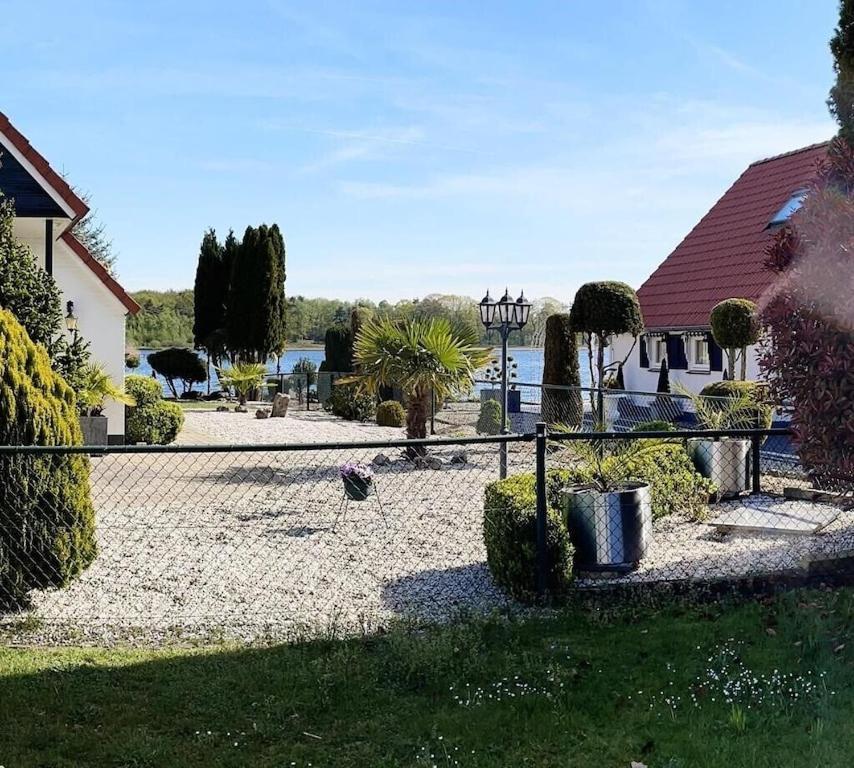 Freistehendes Ferienhaus Am See Naehe Roermond Heel ภายนอก รูปภาพ
