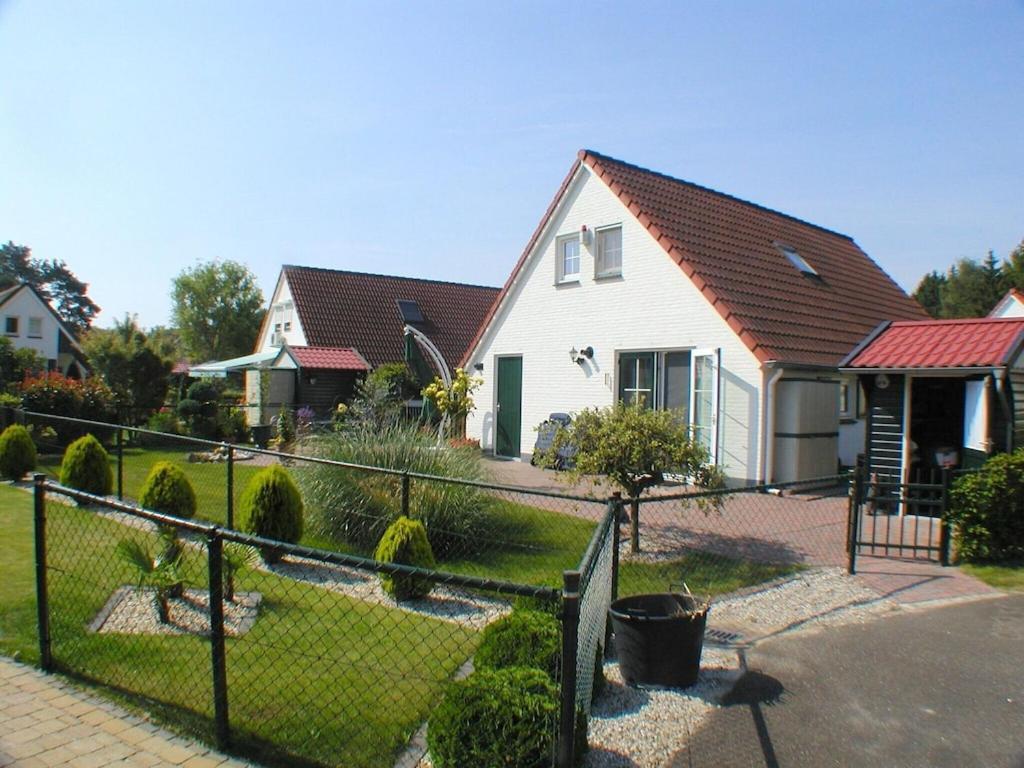 Freistehendes Ferienhaus Am See Naehe Roermond Heel ภายนอก รูปภาพ