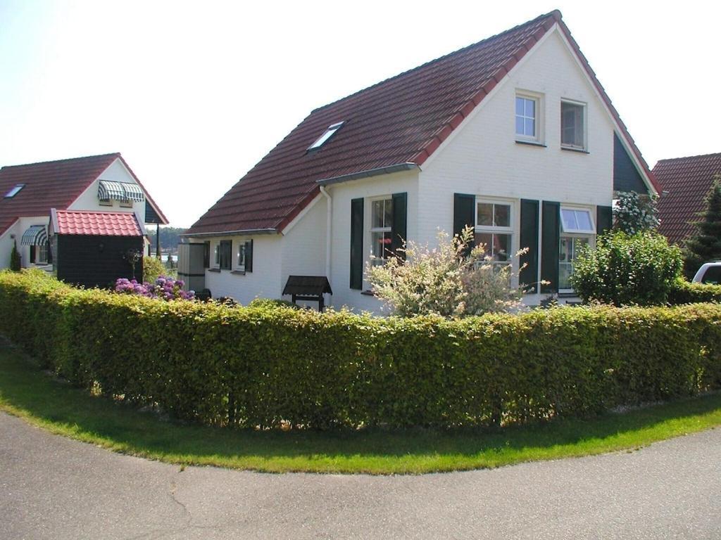 Freistehendes Ferienhaus Am See Naehe Roermond Heel ภายนอก รูปภาพ