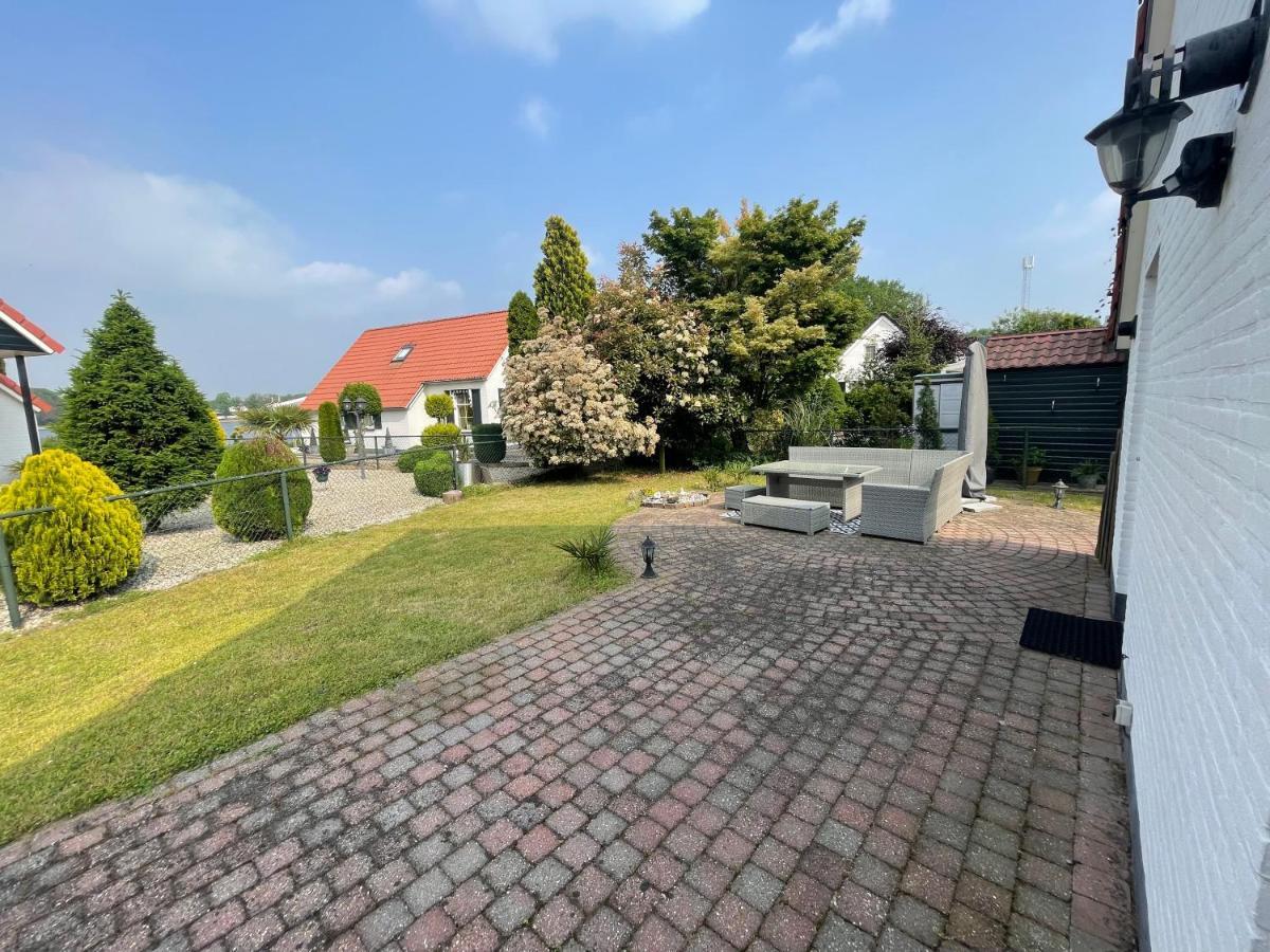 Freistehendes Ferienhaus Am See Naehe Roermond Heel ภายนอก รูปภาพ