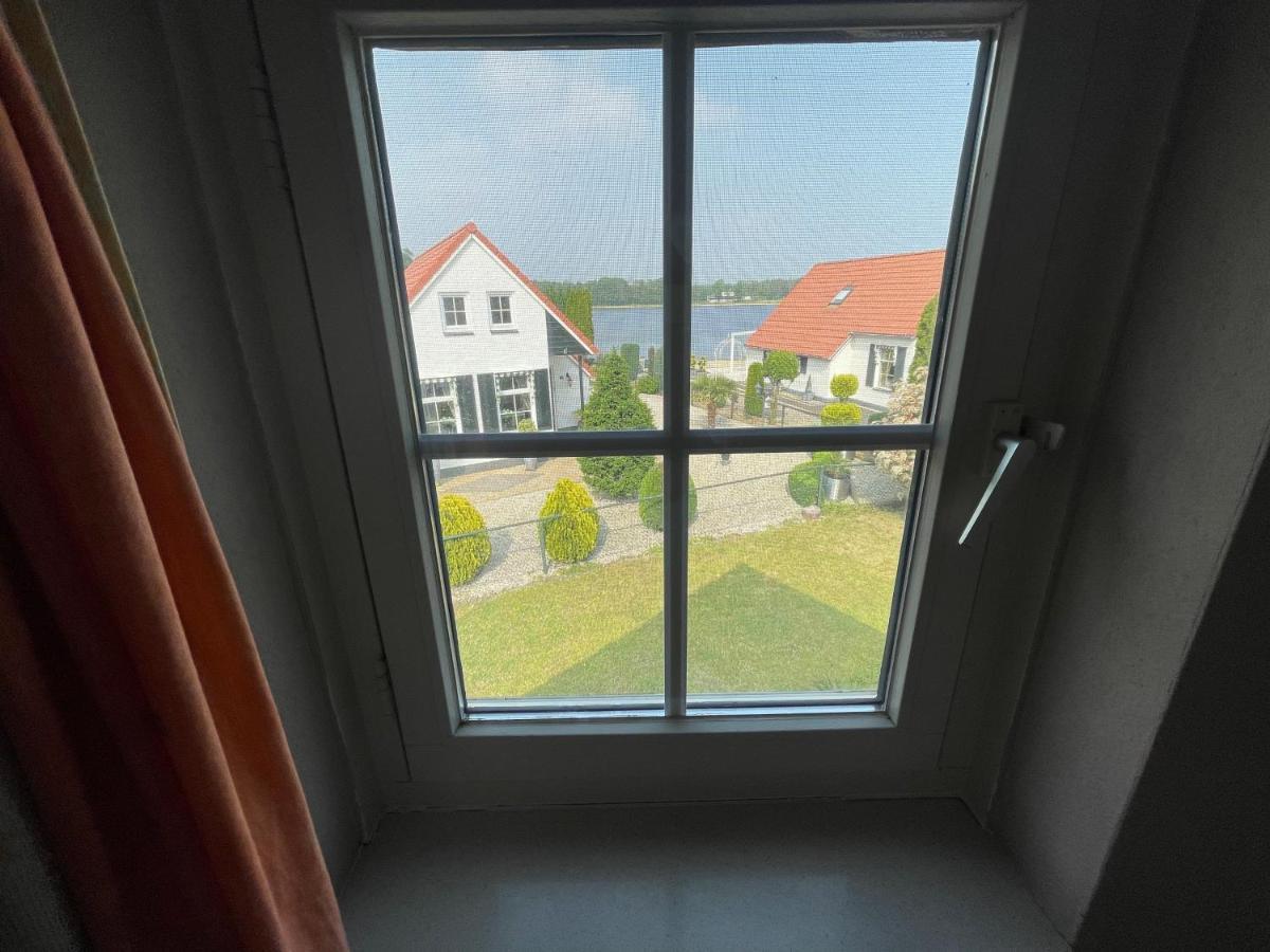 Freistehendes Ferienhaus Am See Naehe Roermond Heel ภายนอก รูปภาพ