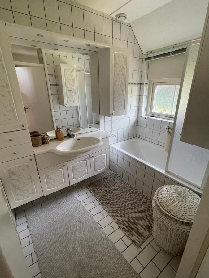 Freistehendes Ferienhaus Am See Naehe Roermond Heel ภายนอก รูปภาพ